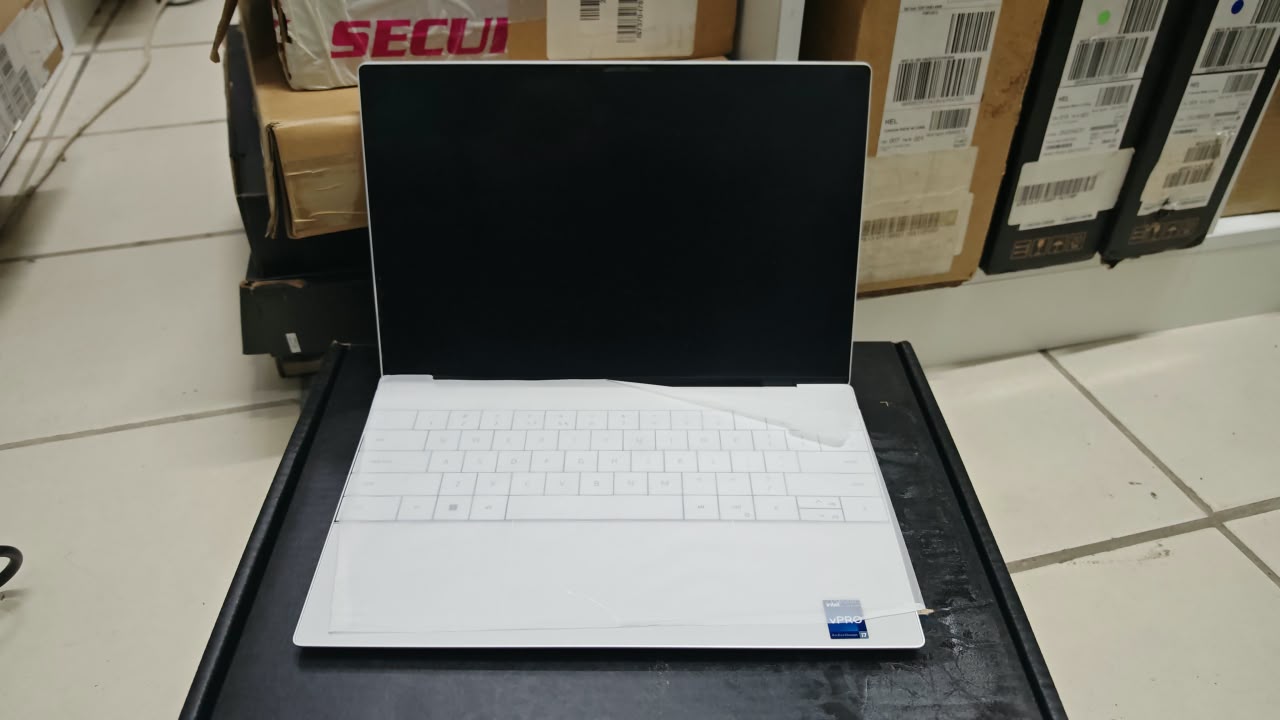 Dell XPS 9320 Laptop