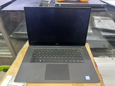 DELL XPS 15 7590