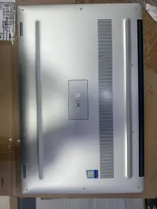 DELL XPS 15 7590